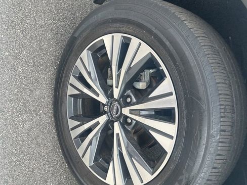 Certified 2023 Nissan Rogue SV image 9