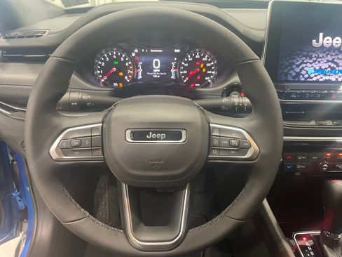 Used 2025 Jeep Compass Limited w/ Sun & Sound Group image 14