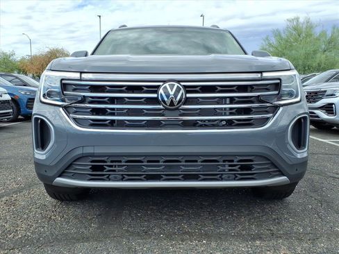 New 2026 Volkswagen Atlas SE image 2