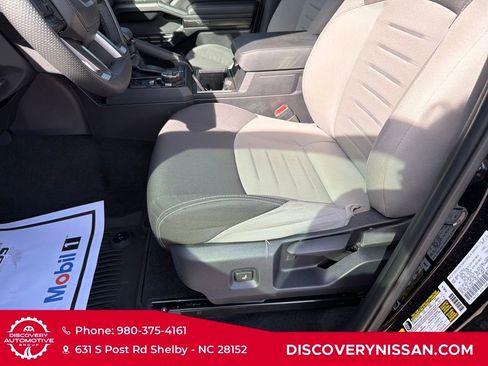 Used 2024 Toyota Tacoma TRD Off-Road AWD/4WD image 12