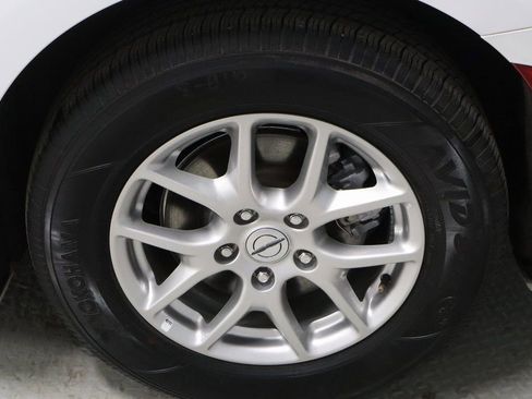 Used 2024 Chrysler Pacifica Touring-L image 18