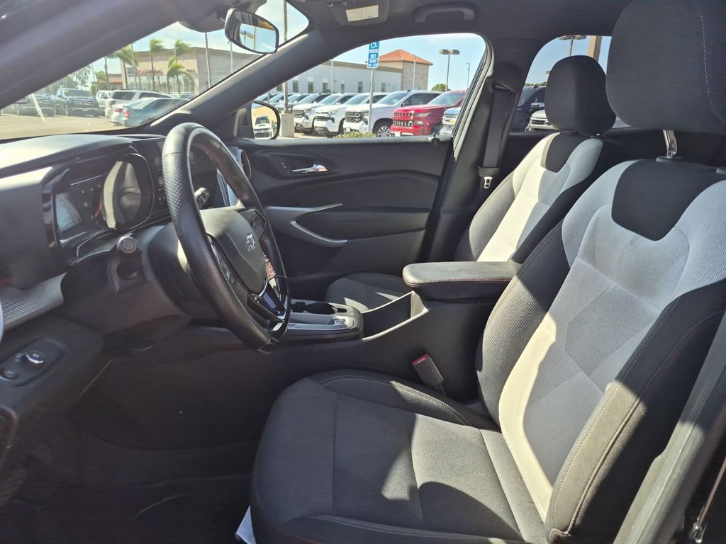 Used 2024 Chevrolet Trax RS FWD image 19