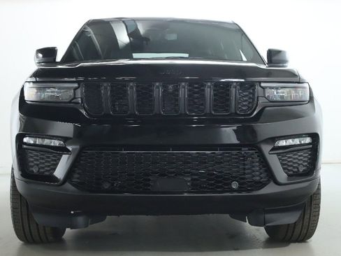 Used 2025 Jeep Grand Cherokee Limited w/ Luxury Tech Group II AWD/4WD image 5