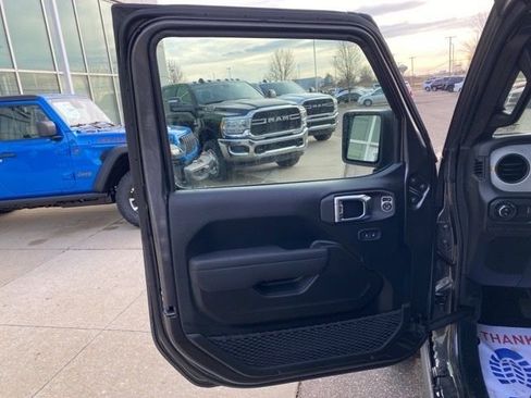 New 2026 Jeep Gladiator Willys AWD/4WD image 10