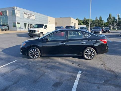 Used 2017 Nissan Sentra SR Turbo w/ SR Turbo Premium Package FWD image 4