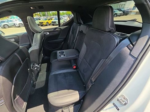 Used 2019 Volvo XC40 T5 R-Design AWD/4WD image 25
