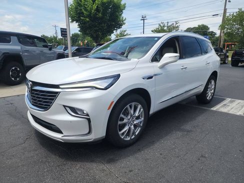 Certified 2023 Buick Enclave Essence w/ Experience Buick Package FWD image 4