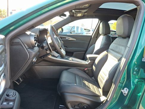 Used 2024 Alfa Romeo Tonale Veloce image 13