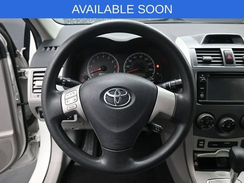 Used 2013 Toyota Corolla LE image 14