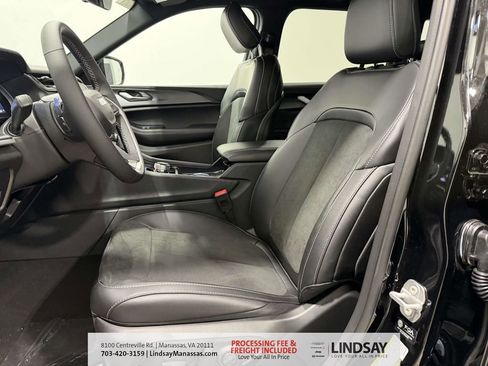 New 2025 Jeep Grand Cherokee Altitude AWD/4WD image 15