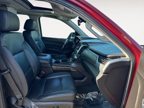 Used 2020 Chevrolet Suburban LT RWD image 15