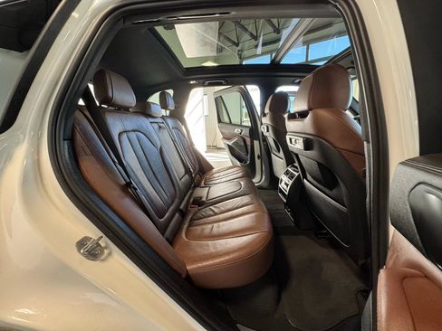 Used 2019 BMW X5 xDrive40i w/ Convenience Package AWD/4WD image 28