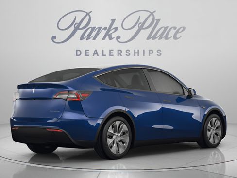 Used 2024 Tesla Model Y Long Range AWD/4WD image 3