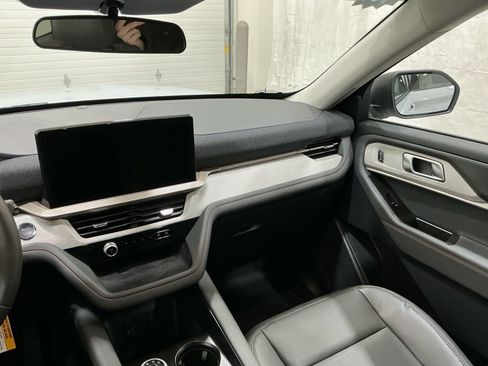 New 2026 Ford Explorer Active w/ Active Comfort Package image 35