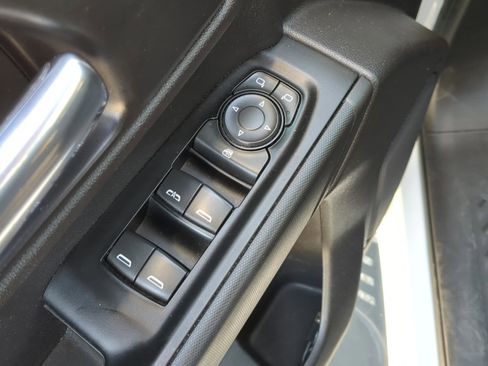 Used 2020 Chevrolet Silverado 1500 Custom w/ Custom Value Package image 18