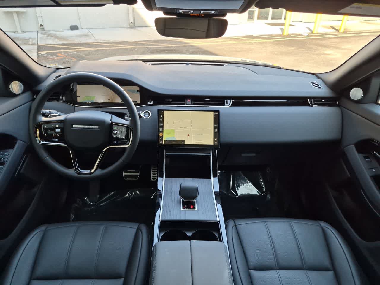 Used 2026 Land Rover Range Rover Evoque Dynamic SE AWD/4WD image 16