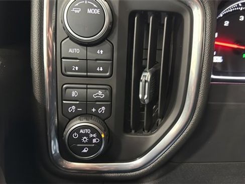 Used 2022 Chevrolet Silverado 3500 LTZ image 21