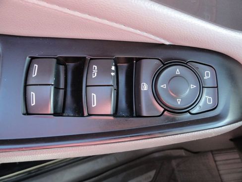 Used 2019 Chevrolet Traverse LT image 30