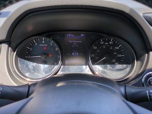 Certified 2020 Nissan Rogue SV w/ Premium Package FWD image 18