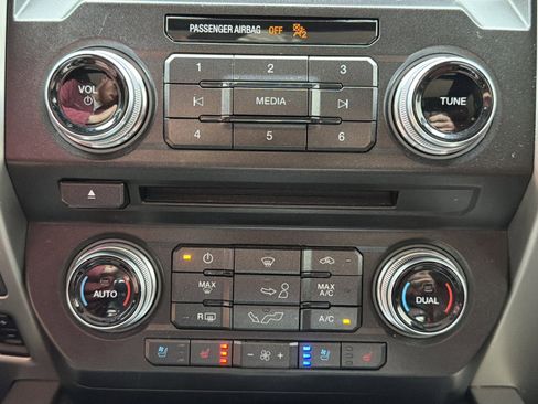 Used 2018 Ford F150 Platinum w/ Equipment Group 701A Luxury AWD/4WD image 63