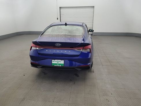 Used 2022 Hyundai Elantra SEL w/ Convenience Package FWD image 7