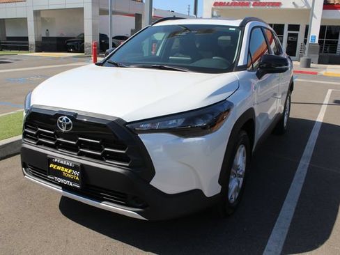 New 2026 Toyota Corolla Cross LE FWD image 5