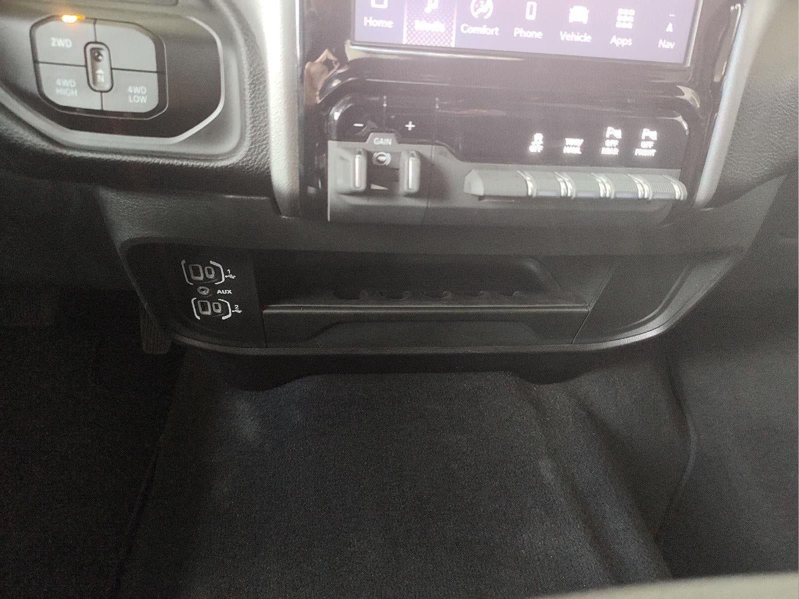 Used 2025 RAM 2500 Big Horn AWD/4WD image 15