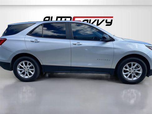 Used 2021 Chevrolet Equinox LS w/ LS Convenience Package image 8