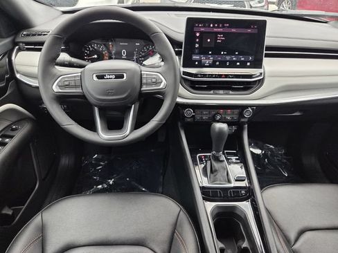 Certified 2024 Jeep Compass Limited AWD/4WD image 8