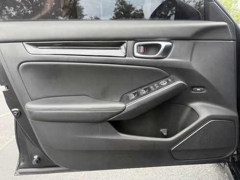Used 2022 Honda Civic Touring image 11
