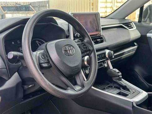 Used 2024 Toyota RAV4 XLE image 4