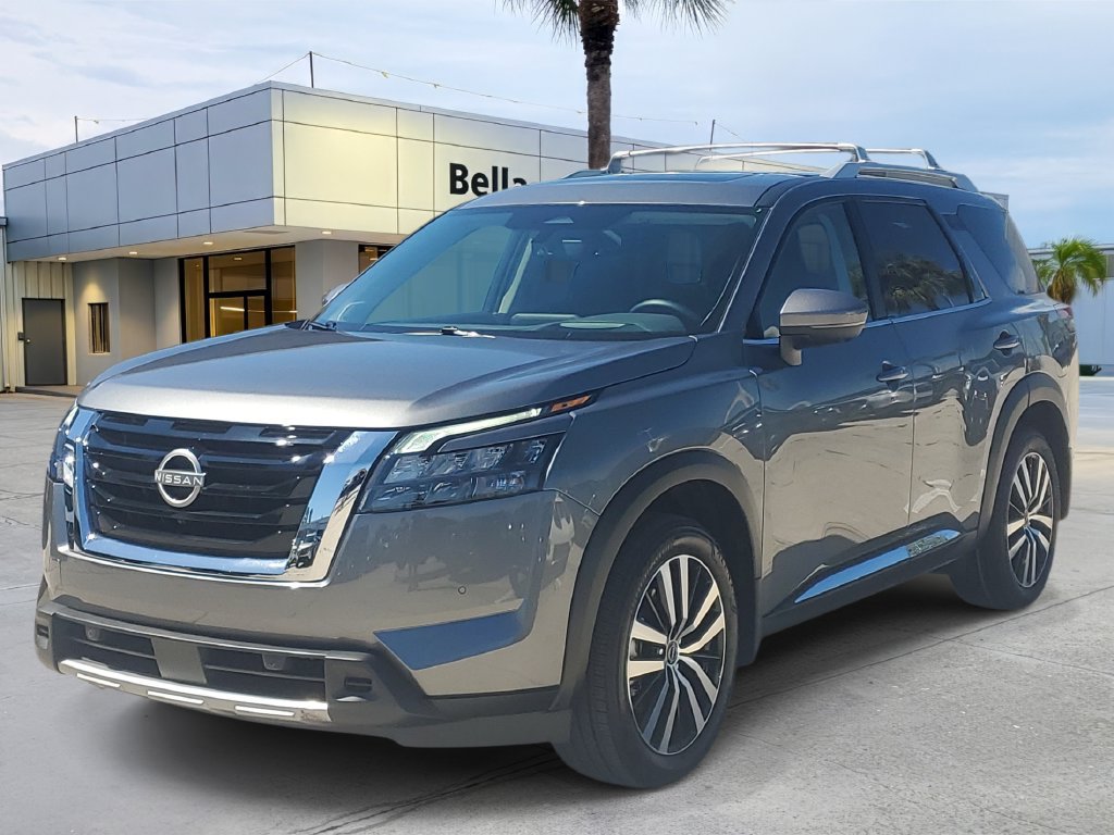 Used 2025 Nissan Pathfinder Platinum w/ Cargo Package FWD image 1