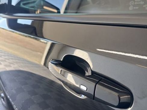 Used 2022 GMC Terrain SLT w/ Elevation Edition FWD image 2