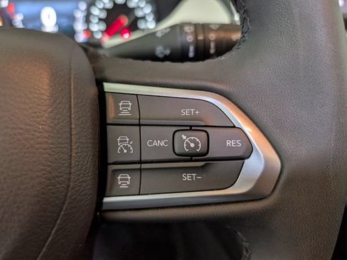 Used 2024 Jeep Compass Limited w/ Sun and Sound Group AWD/4WD image 18