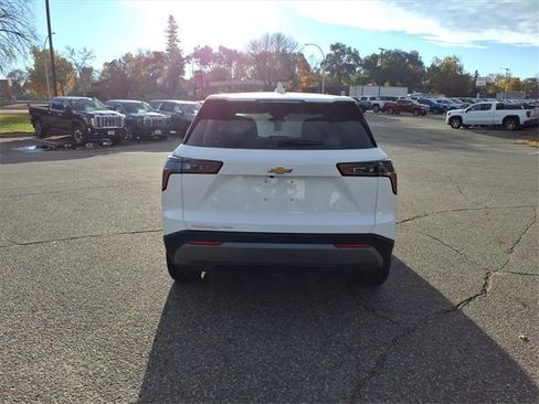 New 2026 Chevrolet Equinox LT w/ Convenience Package II image 4