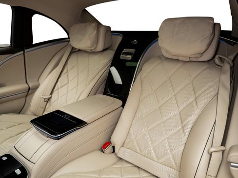 Used 2024 Mercedes-Benz Maybach S 580 4MATIC image 41