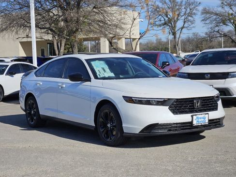 New 2025 Honda Accord SE image 3