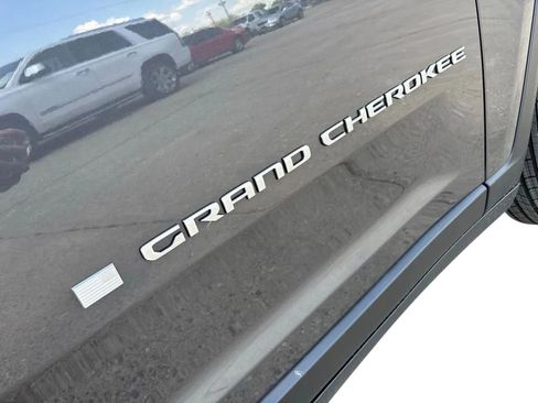 New 2026 Jeep Grand Cherokee Laredo AWD/4WD image 9