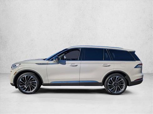 Used 2022 Lincoln Aviator Reserve w/ Equipment Group 201A image 8