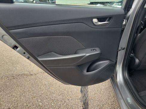 Used 2021 Hyundai Accent SEL FWD image 14
