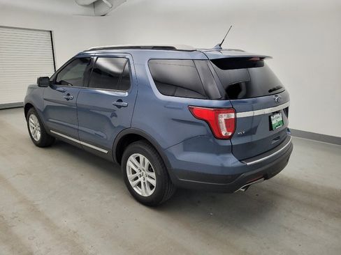 Used 2018 Ford Explorer XLT w/ Equipment Group 202A AWD/4WD image 3