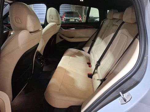 Used 2024 BMW X4 xDrive30i w/ Premium Package image 7