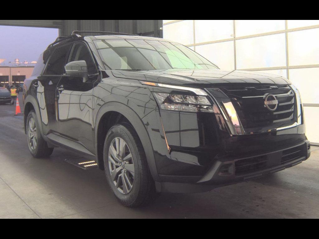 Used 2025 Nissan Pathfinder SV FWD image 39