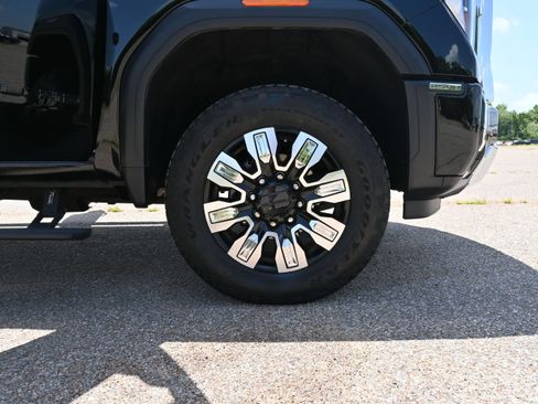 Used 2024 GMC Sierra 2500 Denali w/ Denali Reserve Package AWD/4WD image 38