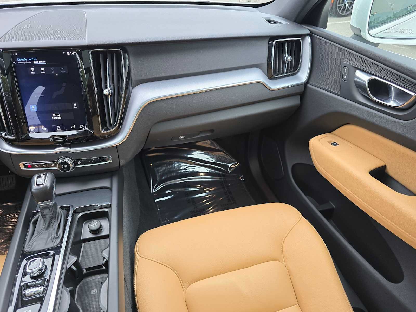 Used 2020 Volvo XC60 T5 Momentum w/ Protection Package AWD/4WD image 18