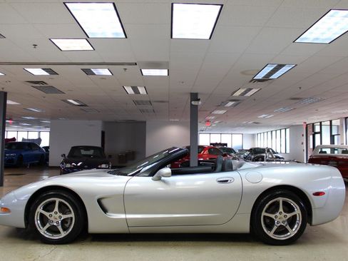 Used 2004 Chevrolet Corvette Convertible w/ Preferred Equipment Group image 33