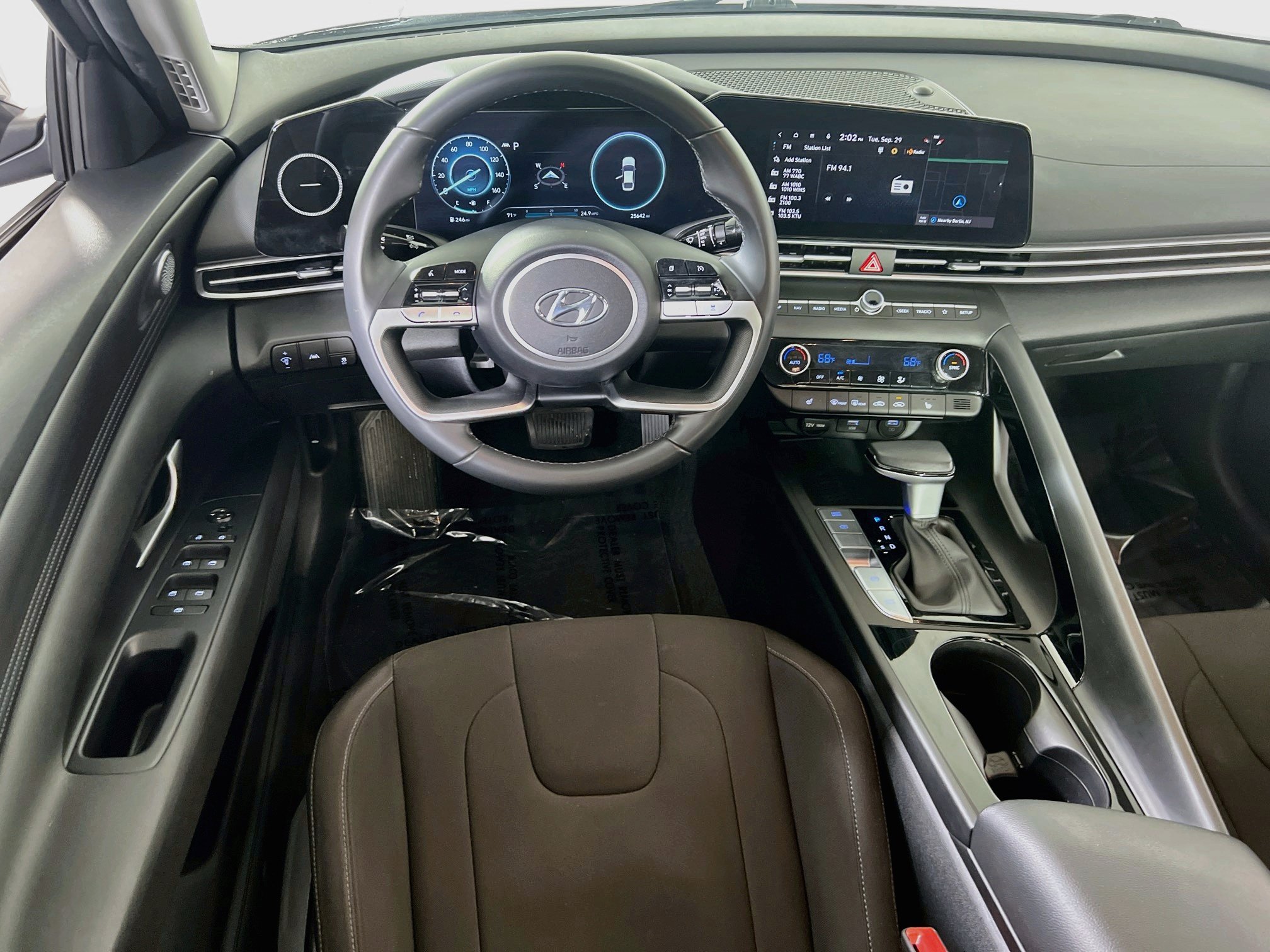 Used 2023 Hyundai Elantra SEL w/ Convenience Package FWD image 21