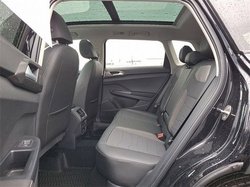 New 2026 Volkswagen Taos SE image 5