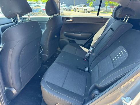 Used 2018 Kia Sportage LX AWD/4WD image 10