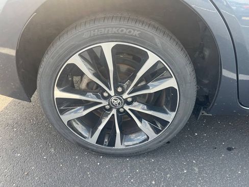 Used 2017 Toyota Corolla SE w/ Carpet Mat Package (TMS) FWD image 32